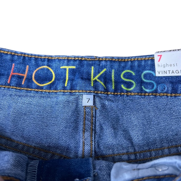 HOT KISS High Rise Distressed Studded Jean Short Size 7 NWT - Picture 4 of 8